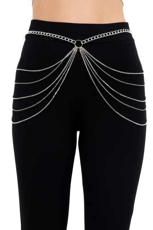 Cinturón cadenas capas sold by Shasa