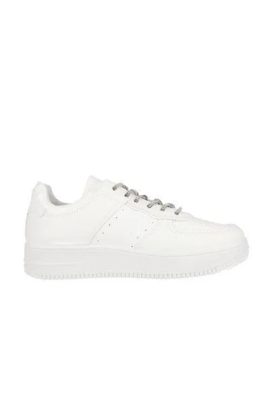 Tenis retro perforado agujetas brillos sold by Shasa