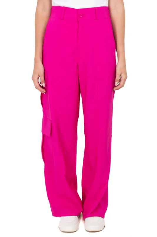 Pantalón recto bolsos cargo sold by Shasa