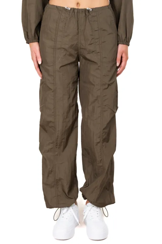 Pantalón parachute monocolor sold by Shasa