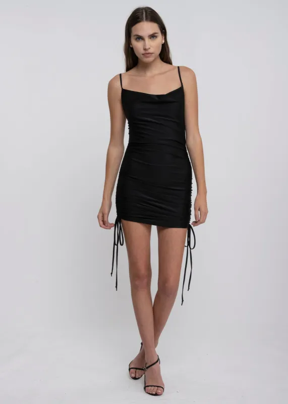 Vestido satinado escote drapeado tiras sold by Shasa