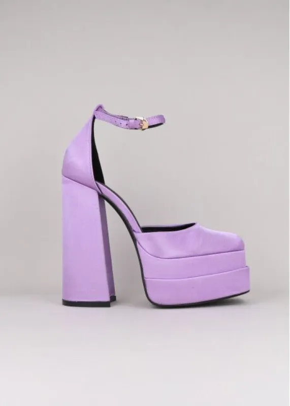 Tacón alto doble plataforma satín sold by Shasa