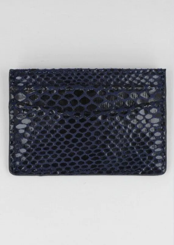 Tarjetero efecto piel textura sold by Shasa