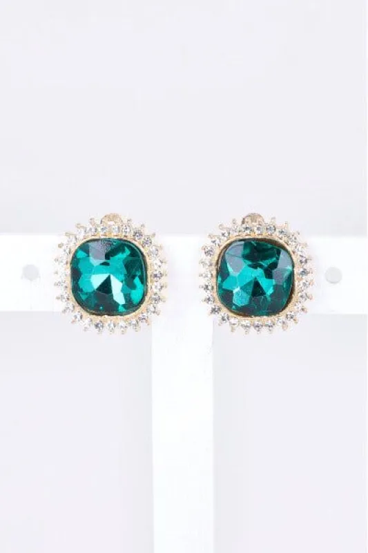 Aretes studs cuadros brillos sold by Shasa