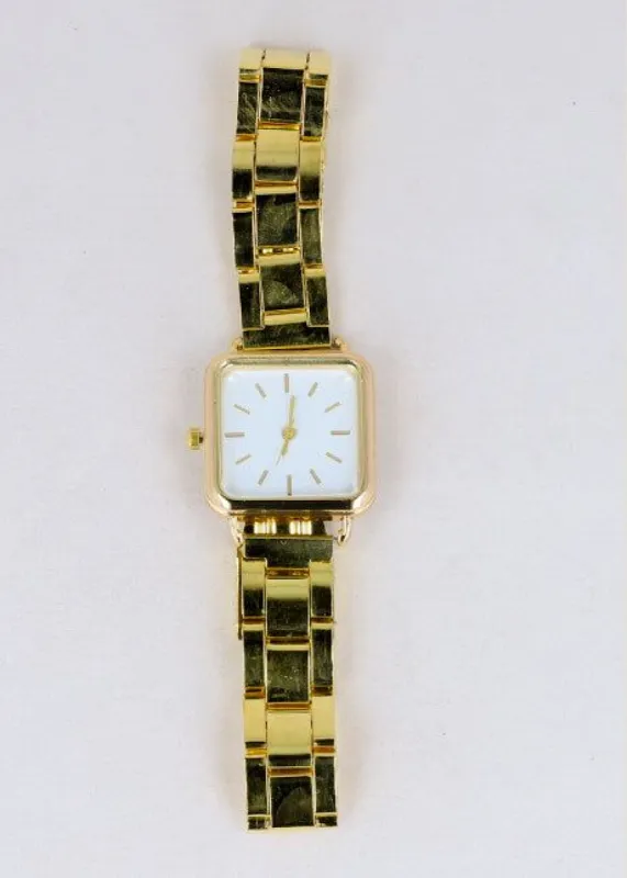 Reloj cuadrado eslabones sold by Shasa