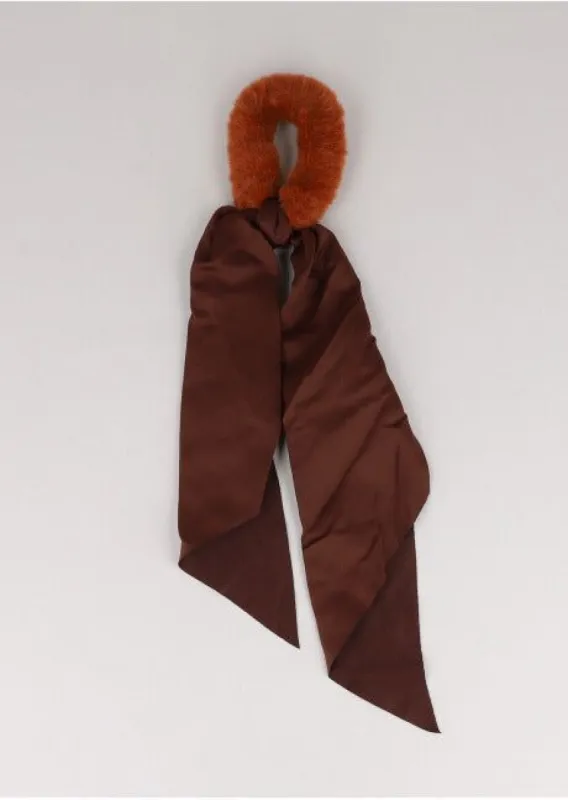 Scrunchie Peluche Cintas sold by Shasa