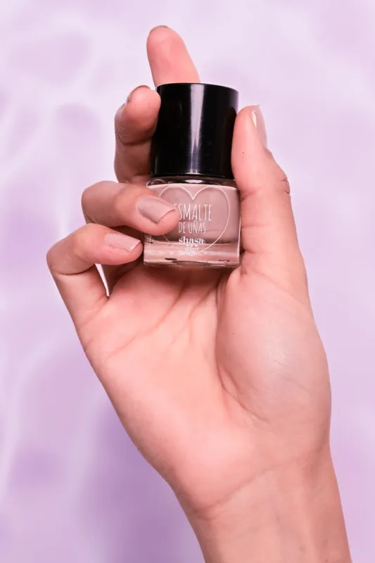 Esmalte marrón pálido tan sold by Shasa