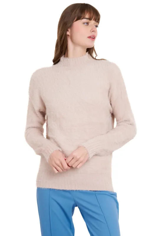 Sueter peluche cuello alto sold by Shasa