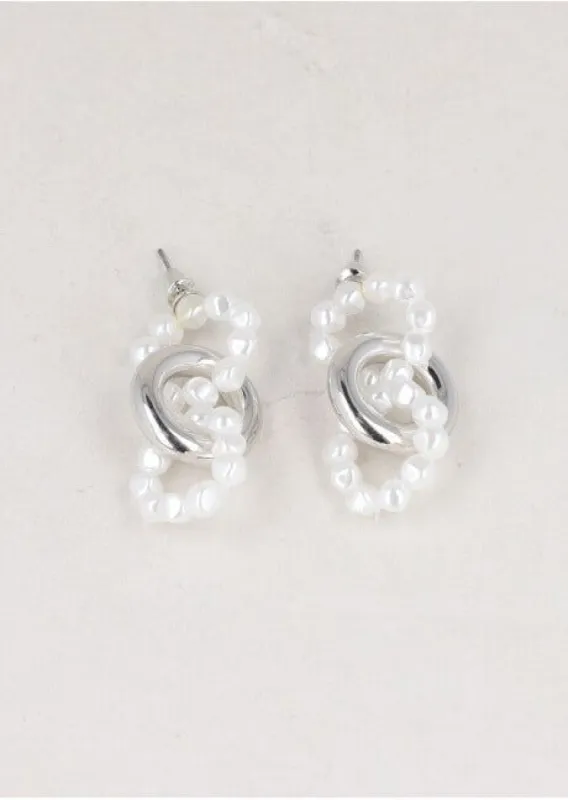 Aretes Eslabones Perlas sold by Shasa