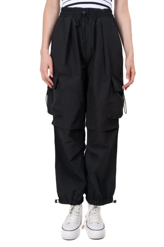 Pantalón Parachute Elásticos Bolsillos sold by Shasa