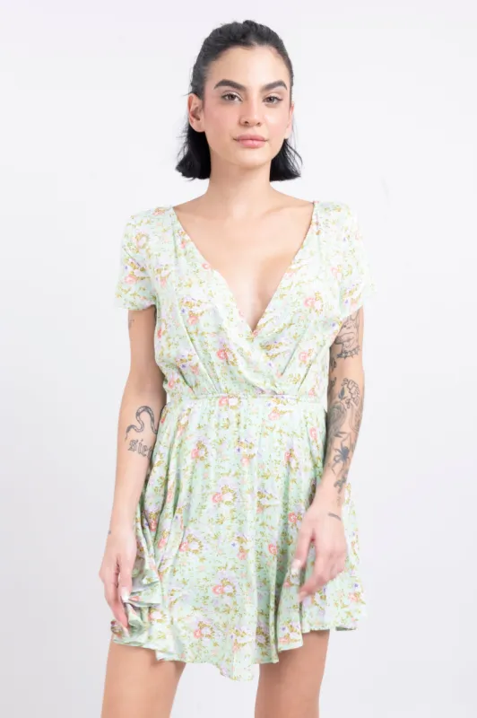 Vestido mini escote pronunciado flores sold by Shasa