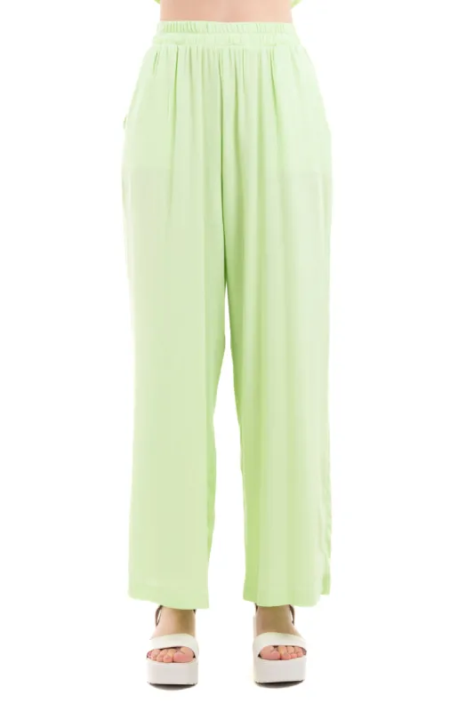 Pantalón amplio recto liso sold by Shasa