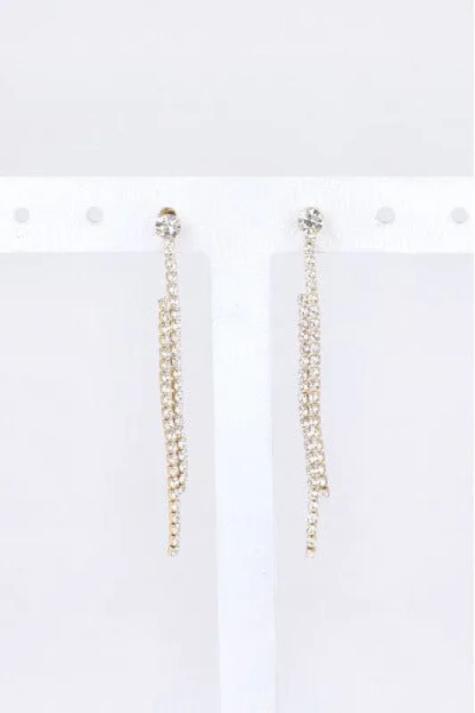 Par aretes largos brillos sold by Shasa