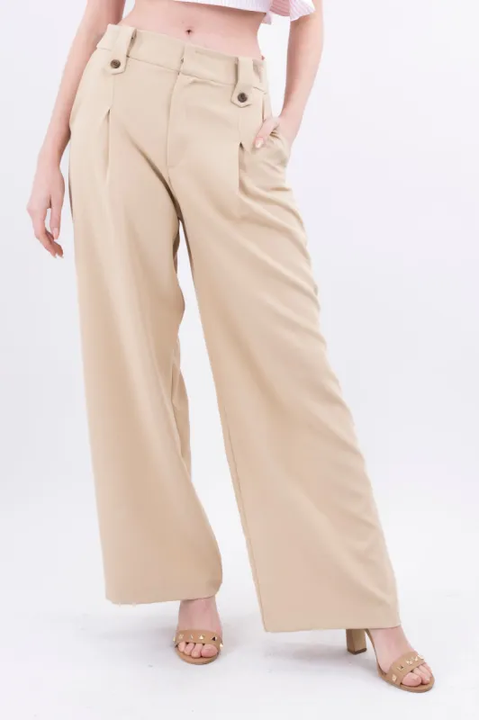 Pantalon detalle botones pretina sold by Shasa