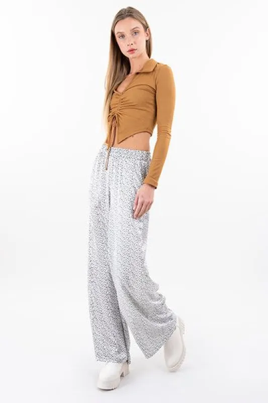 Pantalón wide leg animal print sold by Shasa