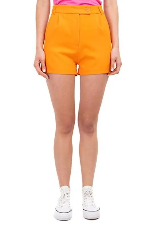 Short Pinzas Bolsas Con Botón Cruzado sold by Shasa