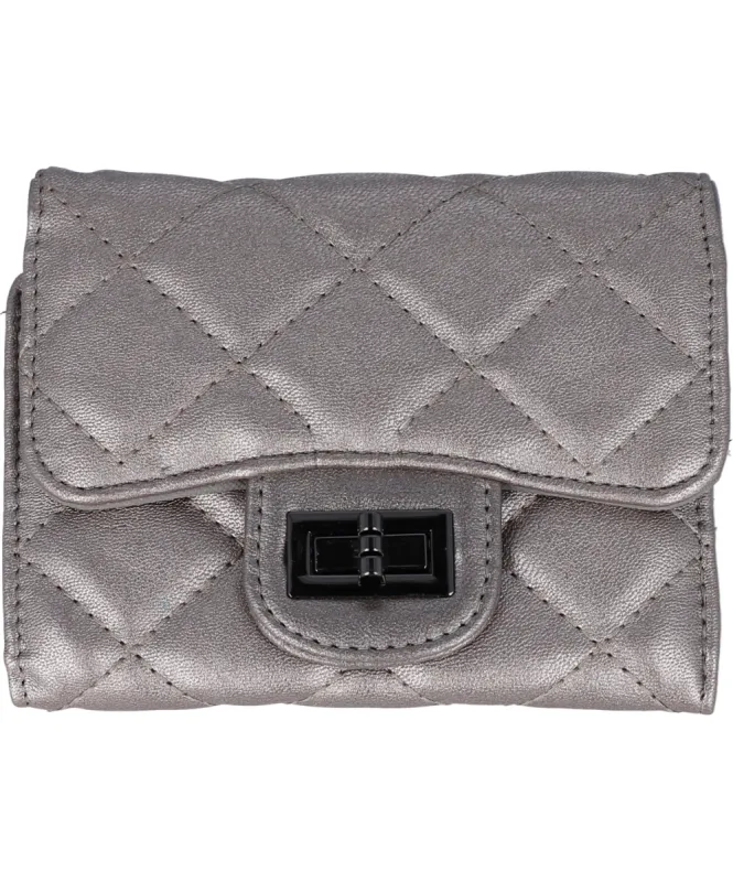 Cartera capitonada broche sold by Shasa