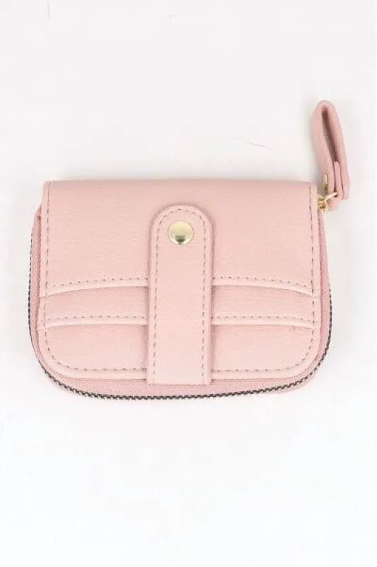 Cartera efecto piel botón sold by Shasa