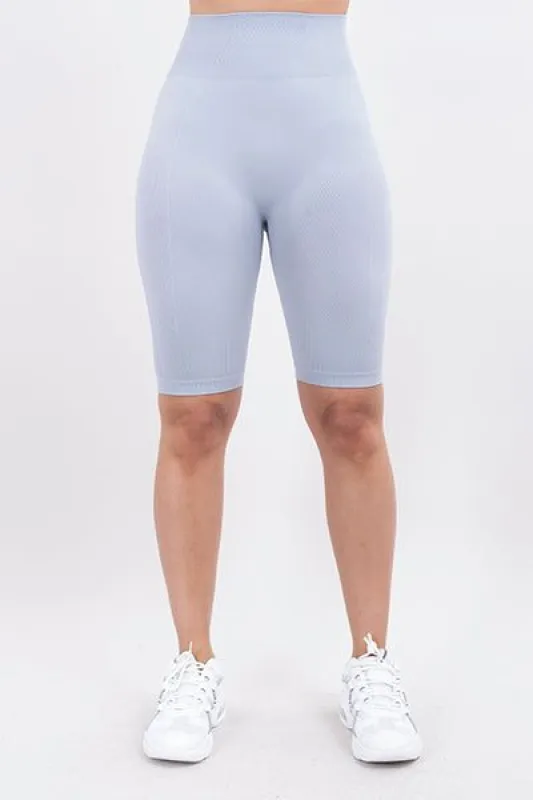 Short biker liso acanalado sold by Shasa