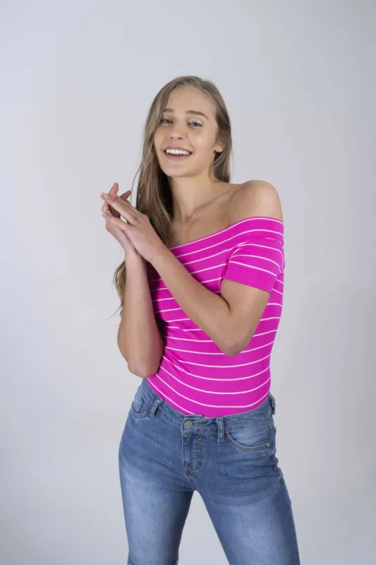 Bodysuit rayas hombro descubierto sold by Shasa