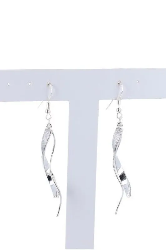 Aretes remolino brillos sold by Shasa