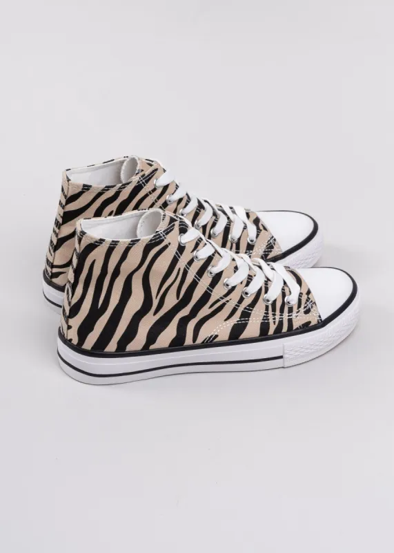 Tenis botín canvas animal print sold by Shasa
