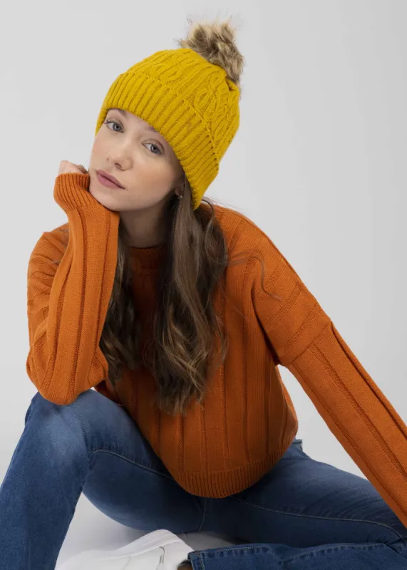 Gorro punto pompón sold by Shasa