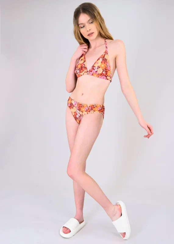 Bikini parte baja estampado flores sold by Shasa