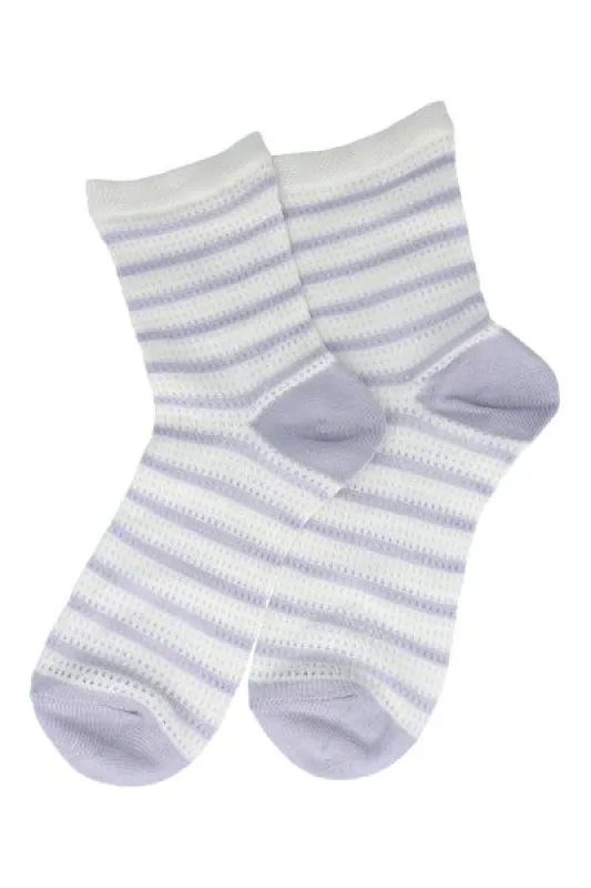 Calcetines textura líneas sold by Shasa