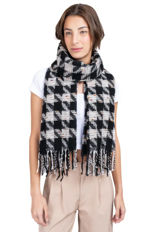 Bufanda tejida pata gallo sold by Shasa