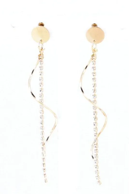 Aretes twist largos sold by Shasa