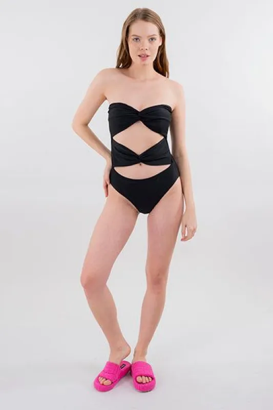 Traje De Baño Cortes sold by Shasa