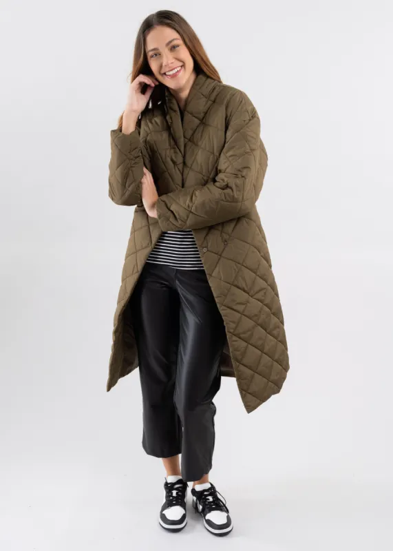 Chamarra larga capitonada sold by Shasa