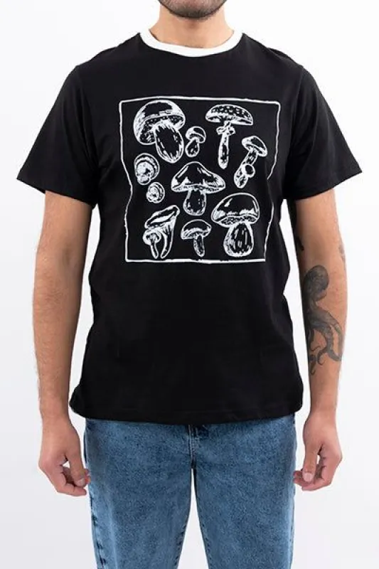 Playera  manga corta hongos sold by Shasa