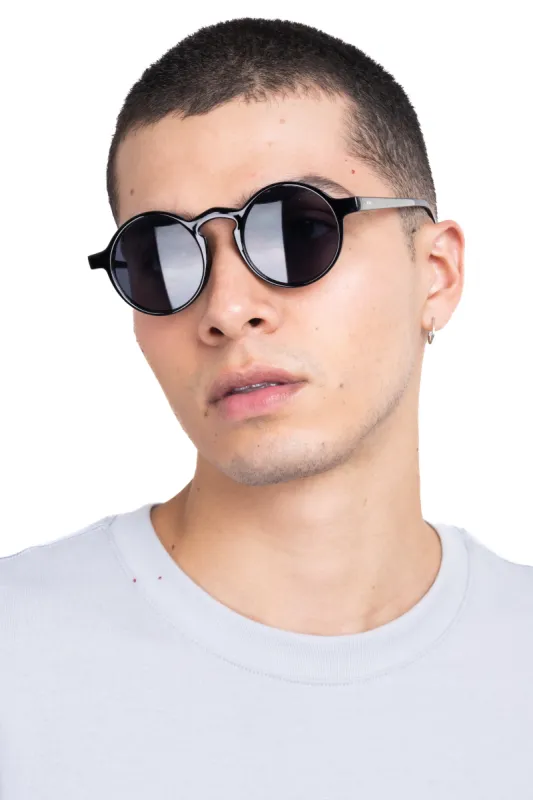 Lentes sol redondos sold by Shasa