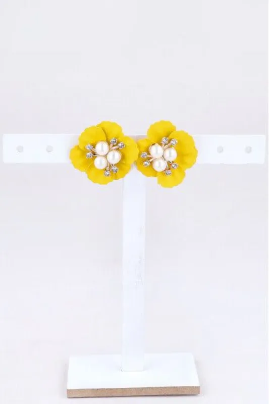 Aretes Studs Flores sold by Shasa