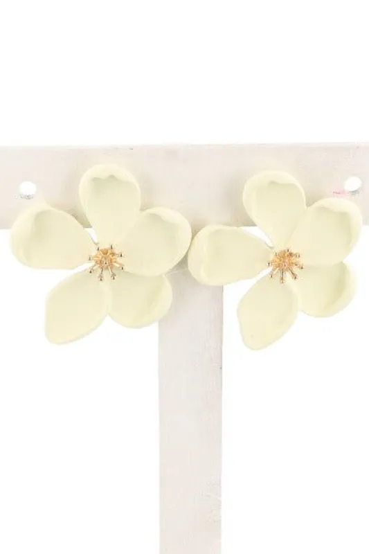 Aretes studs flores sold by Shasa