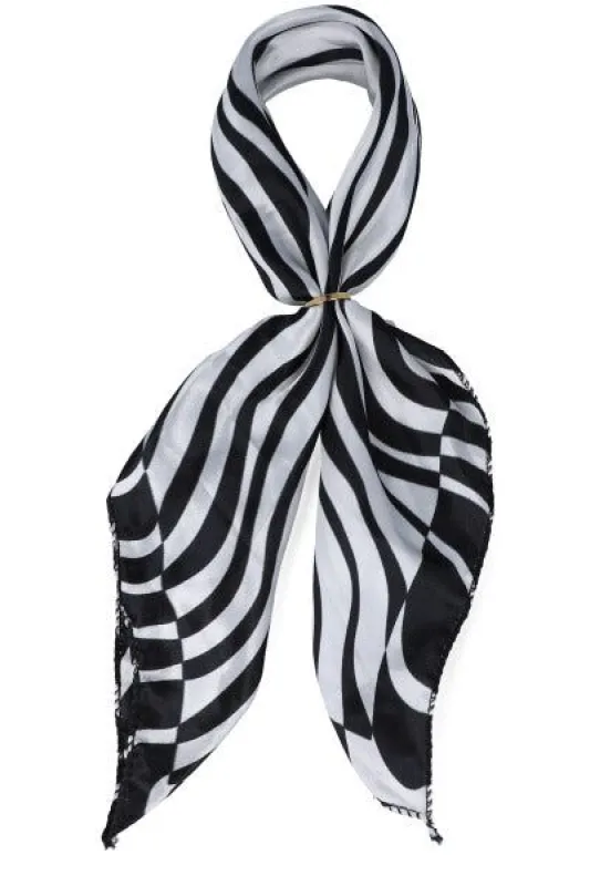 Pañuelo satinado animal print bicolor sold by Shasa