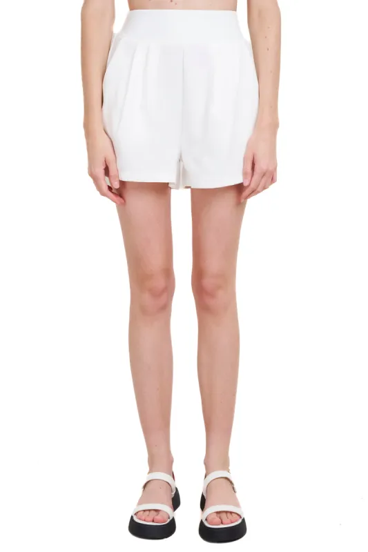 Short pretina alta detalle pinzas sold by Shasa
