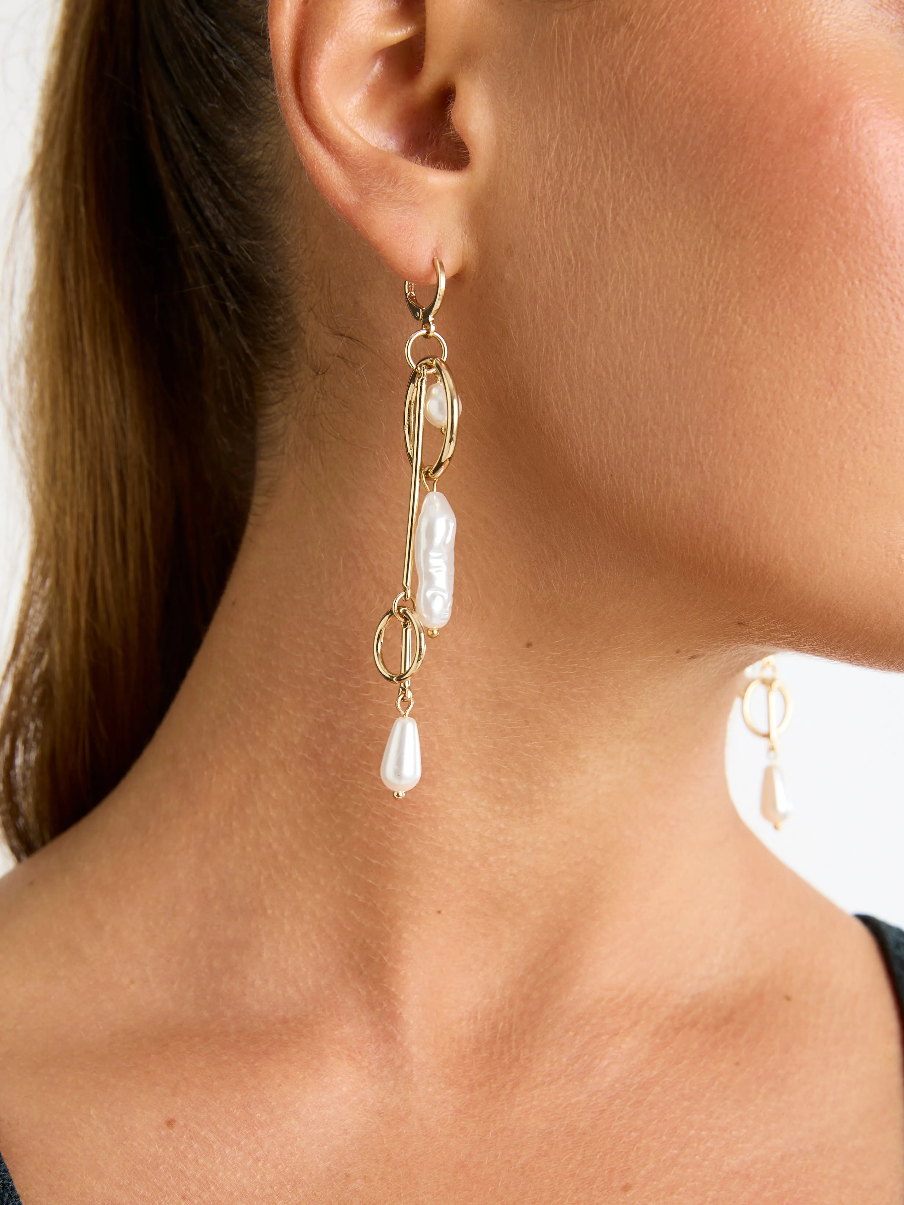 ELEANOR DROP EARRINGS sold by Sheike