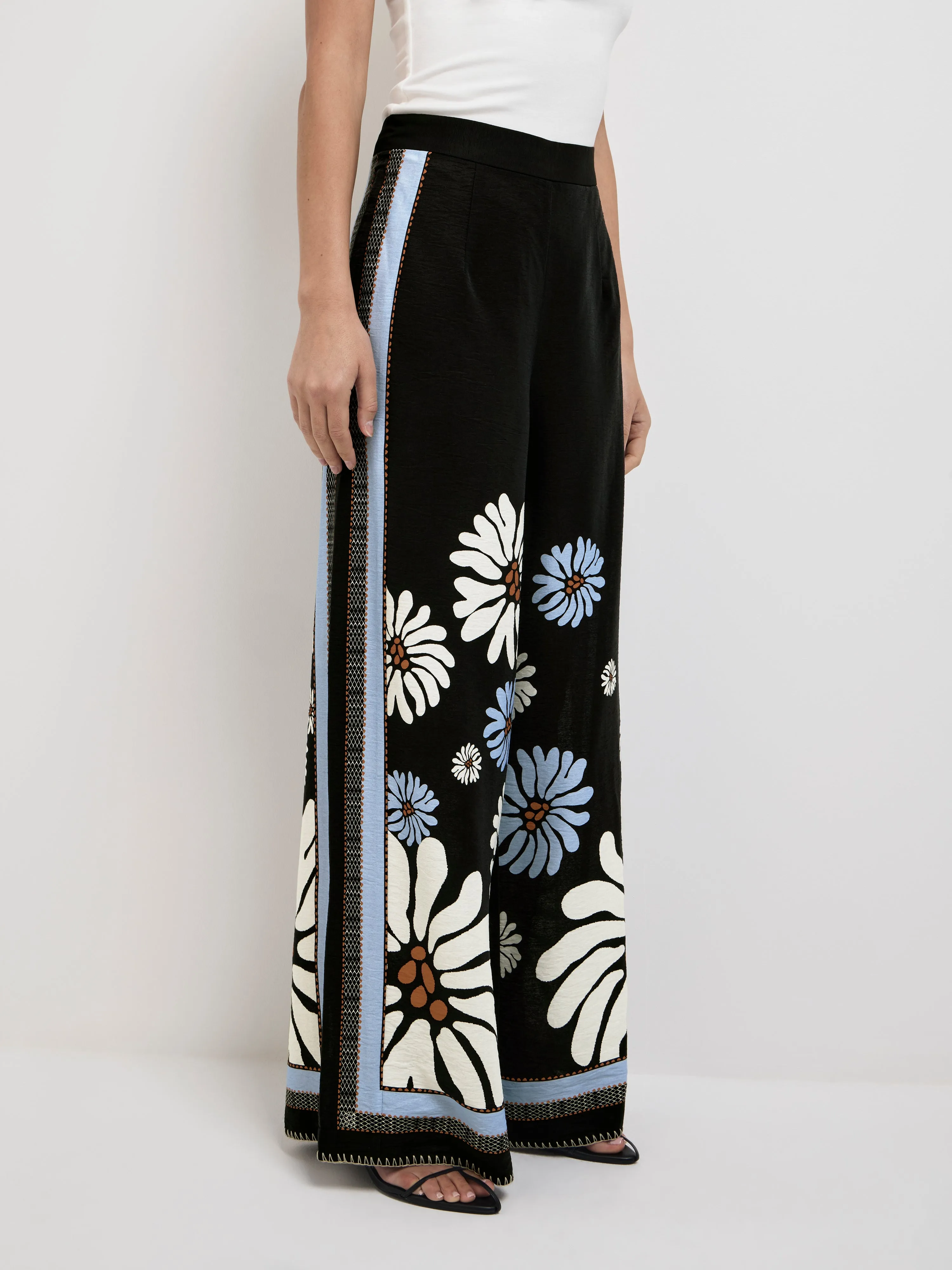 LOTTY PANT sold by Sheike