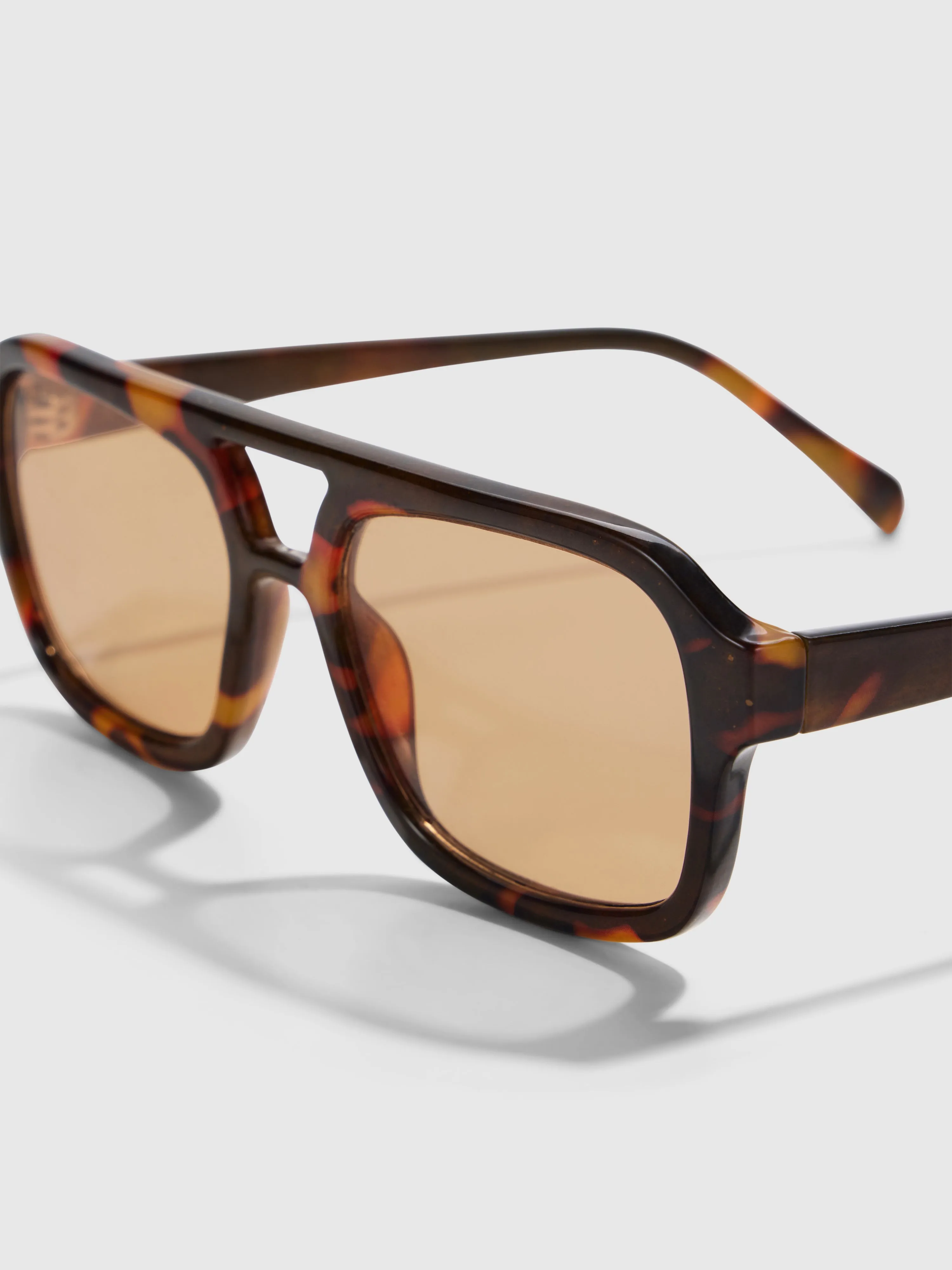 KAIA SUNGLASSES sold by Sheike product image thumbnail 3