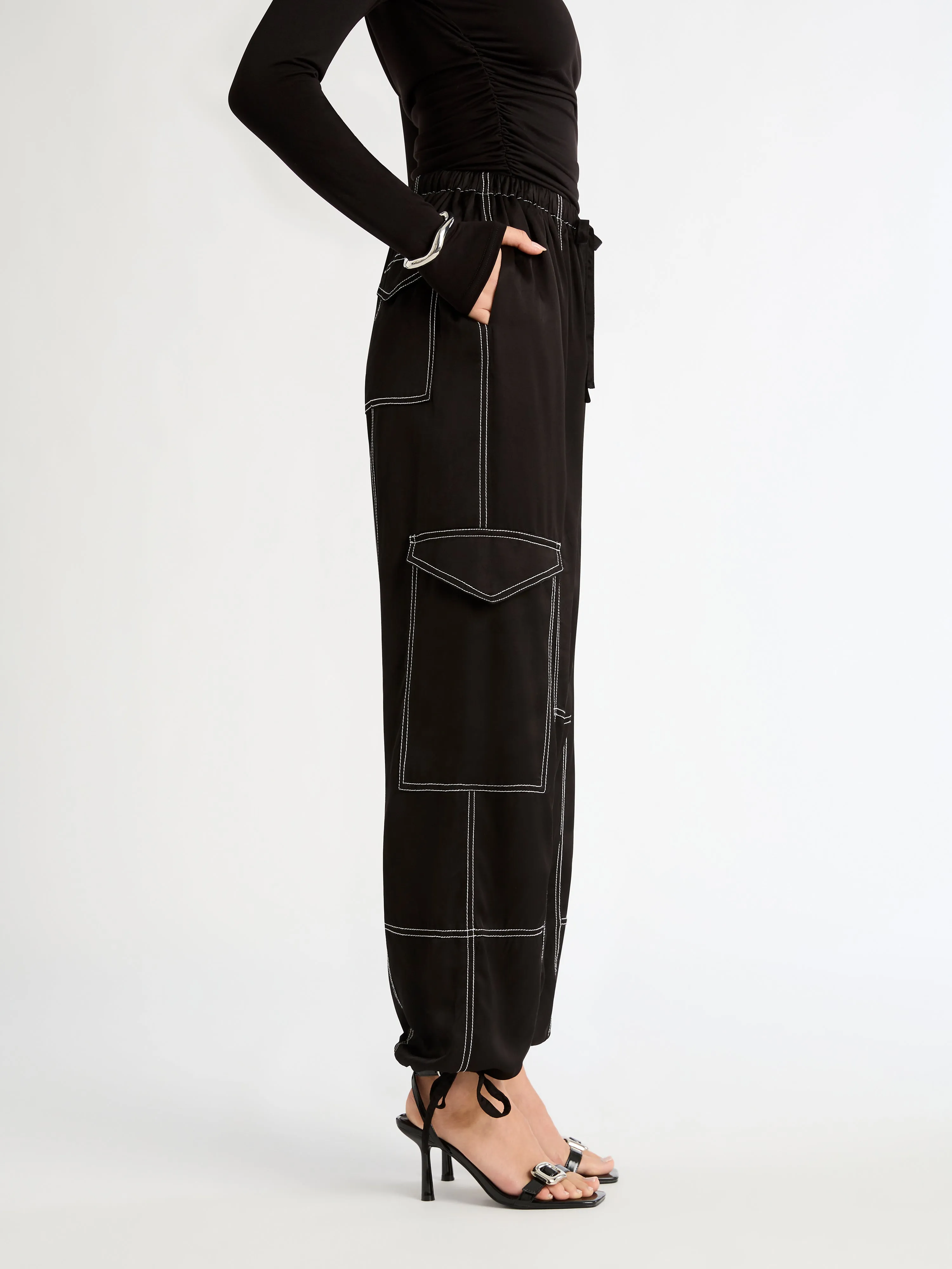 MYSTERIOUS PANT | Parallel