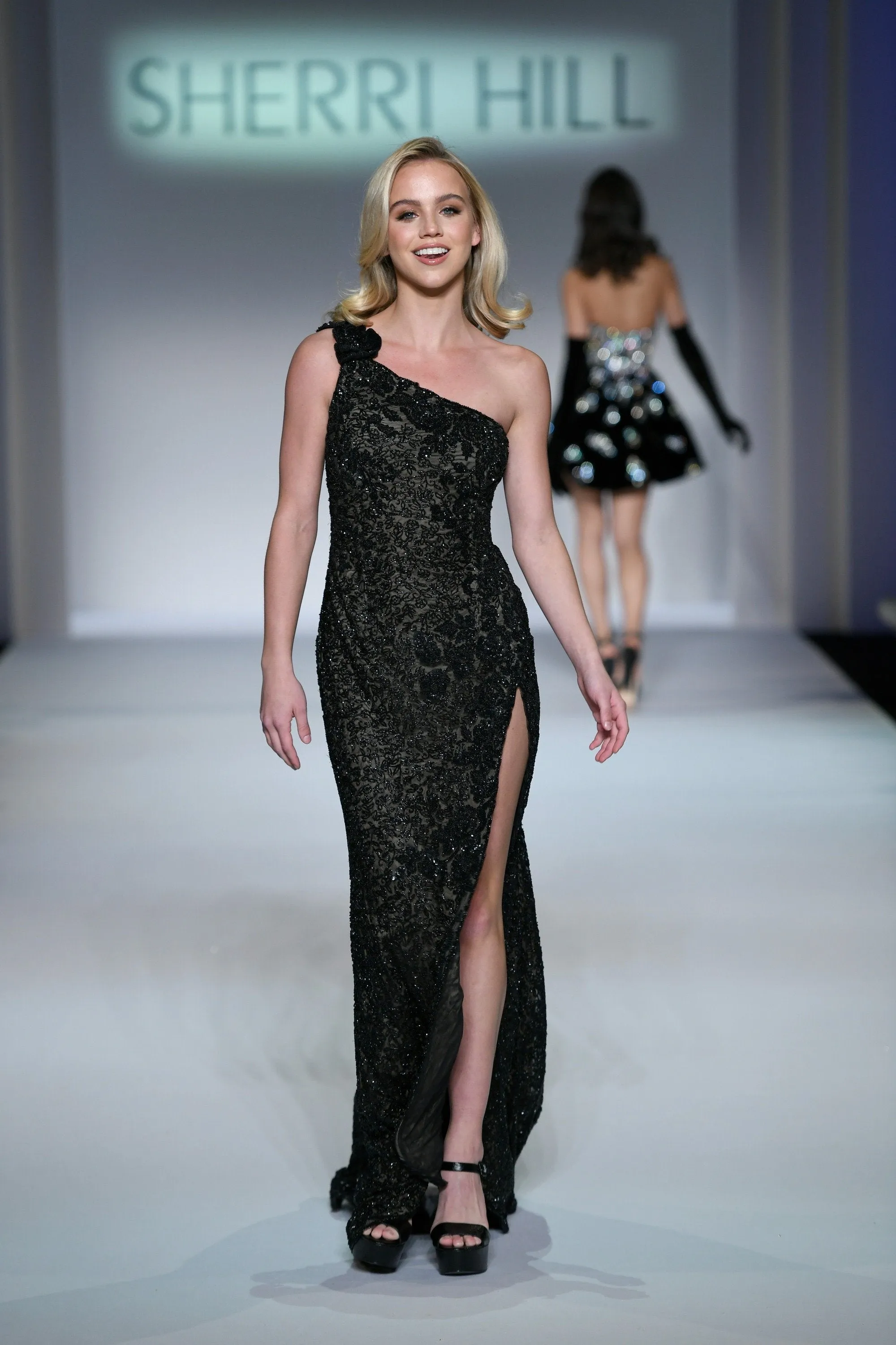 55268 sold by Sherri Hill product image thumbnail 2