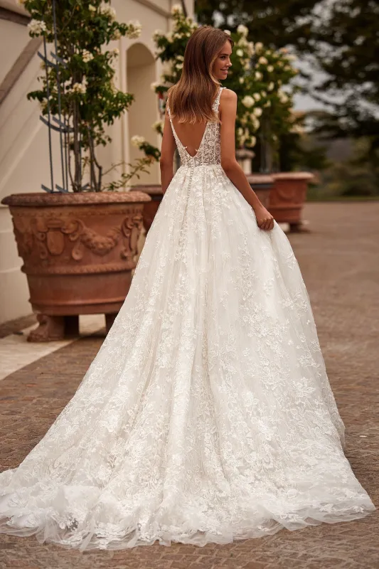 81106 sold by Sherri Hill