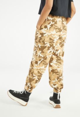 LIGHTWEIGHT RELAXED FIT CARGO JOGGERS sold by Shoe Dazzle