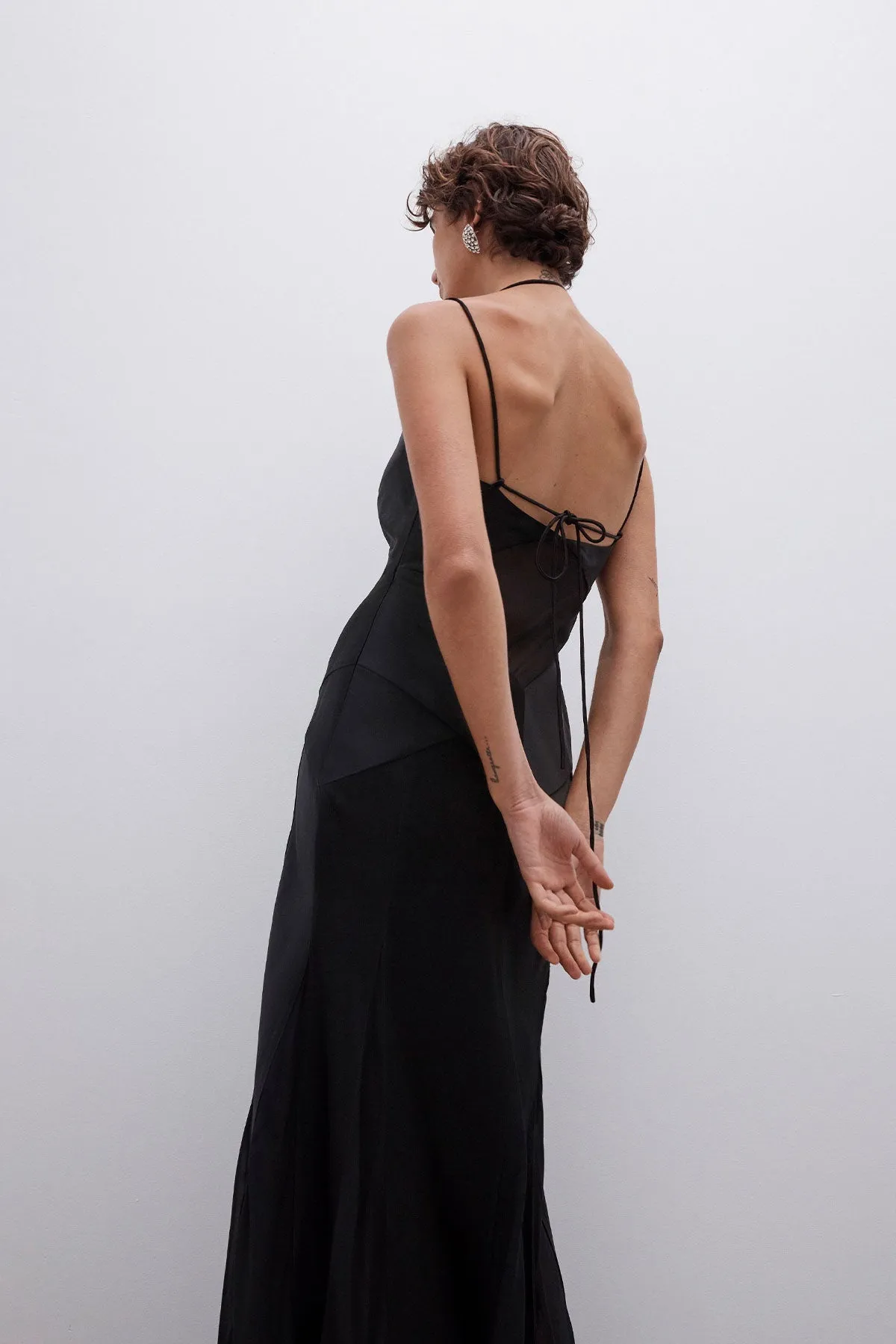 MORAYA PLUNGED GODET MAXI DRESS - BLACK sold by Shona Joy product image thumbnail 5