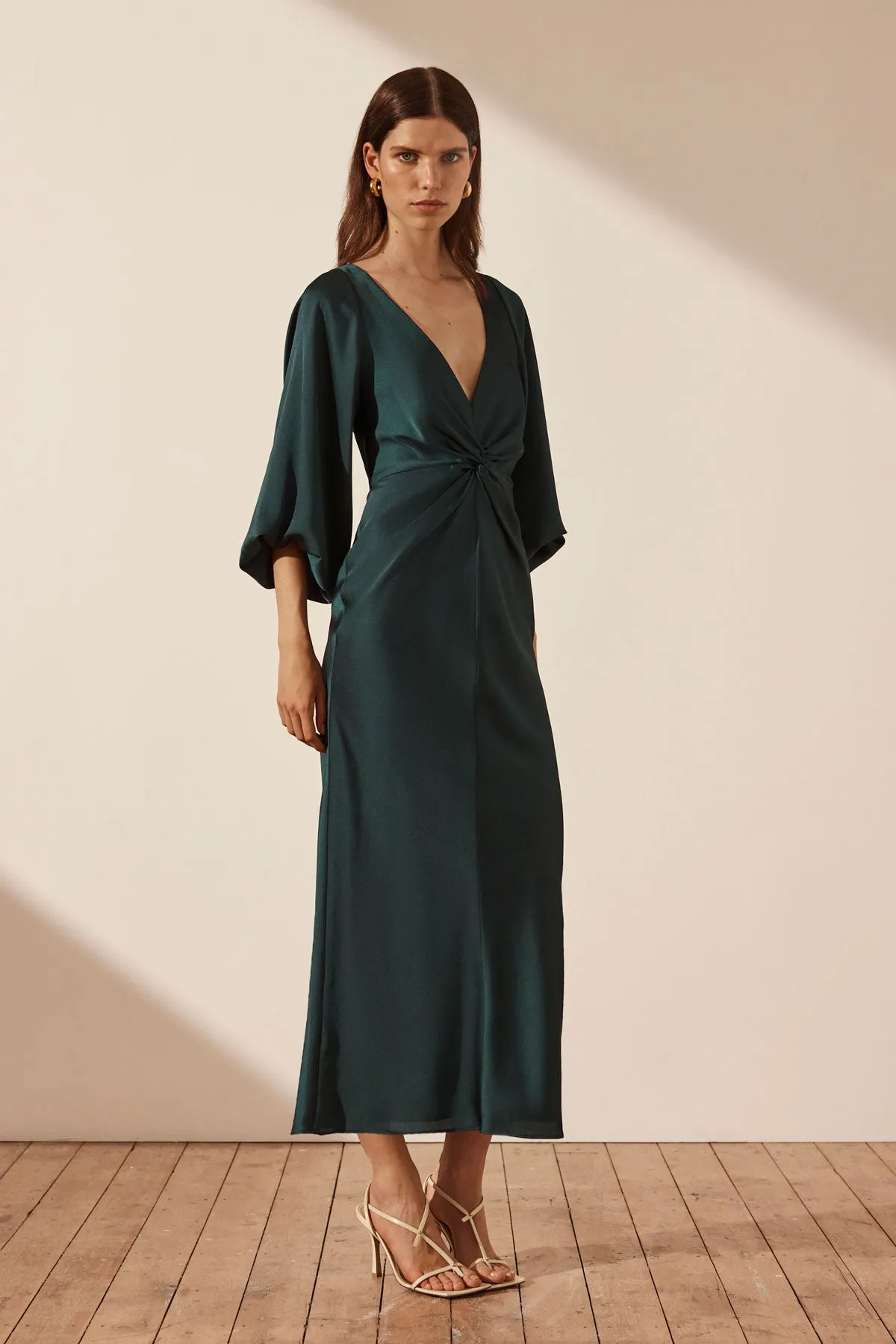 LUXE BALLOON SLEEVE KNOT FRONT MIDI DRESS - EMERALD sold by Shona Joy product image thumbnail 2