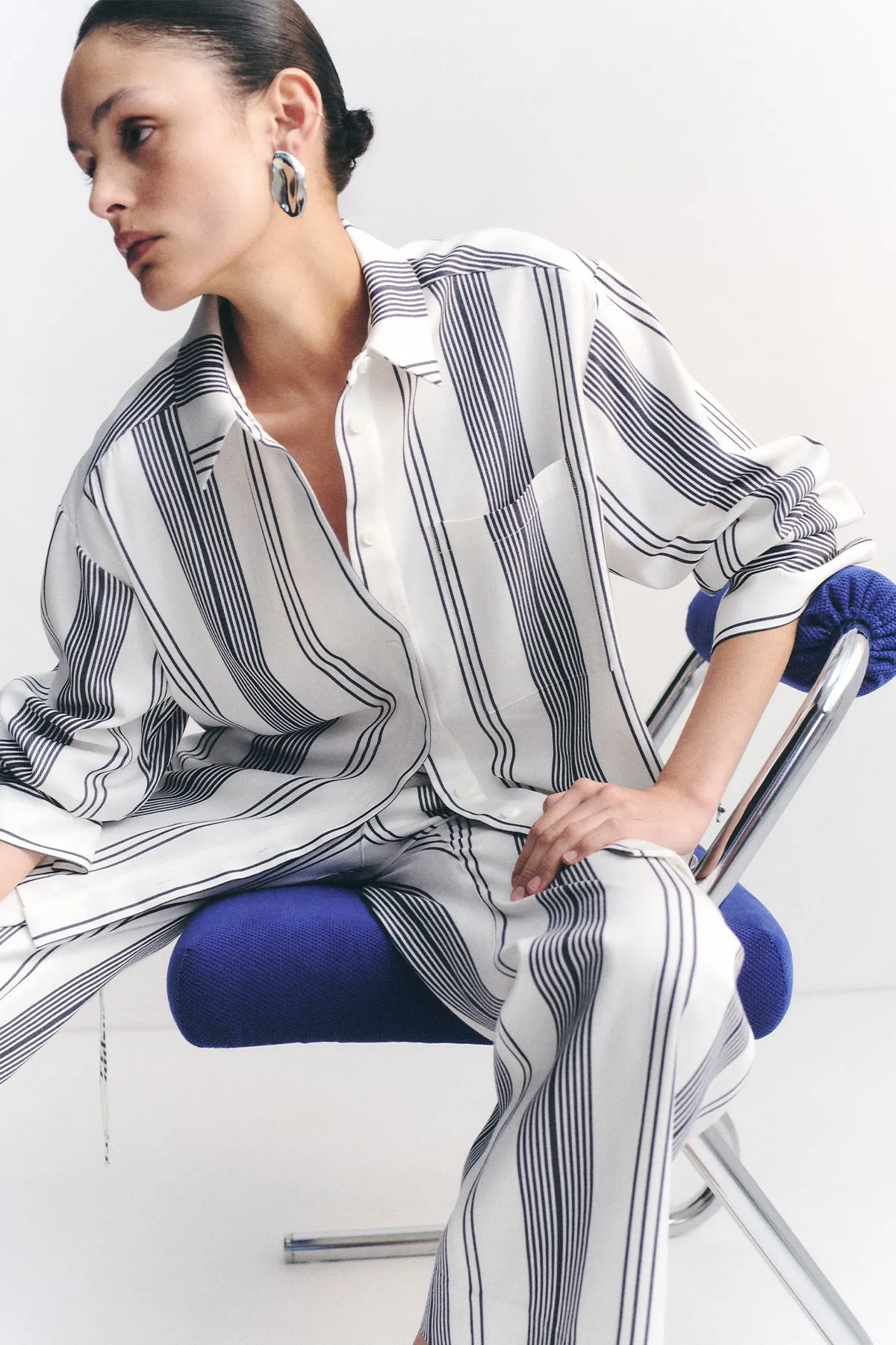 HARLOW TAILORED SLOUCH PANT - IVORY/ NAVY sold by Shona Joy product image thumbnail 5