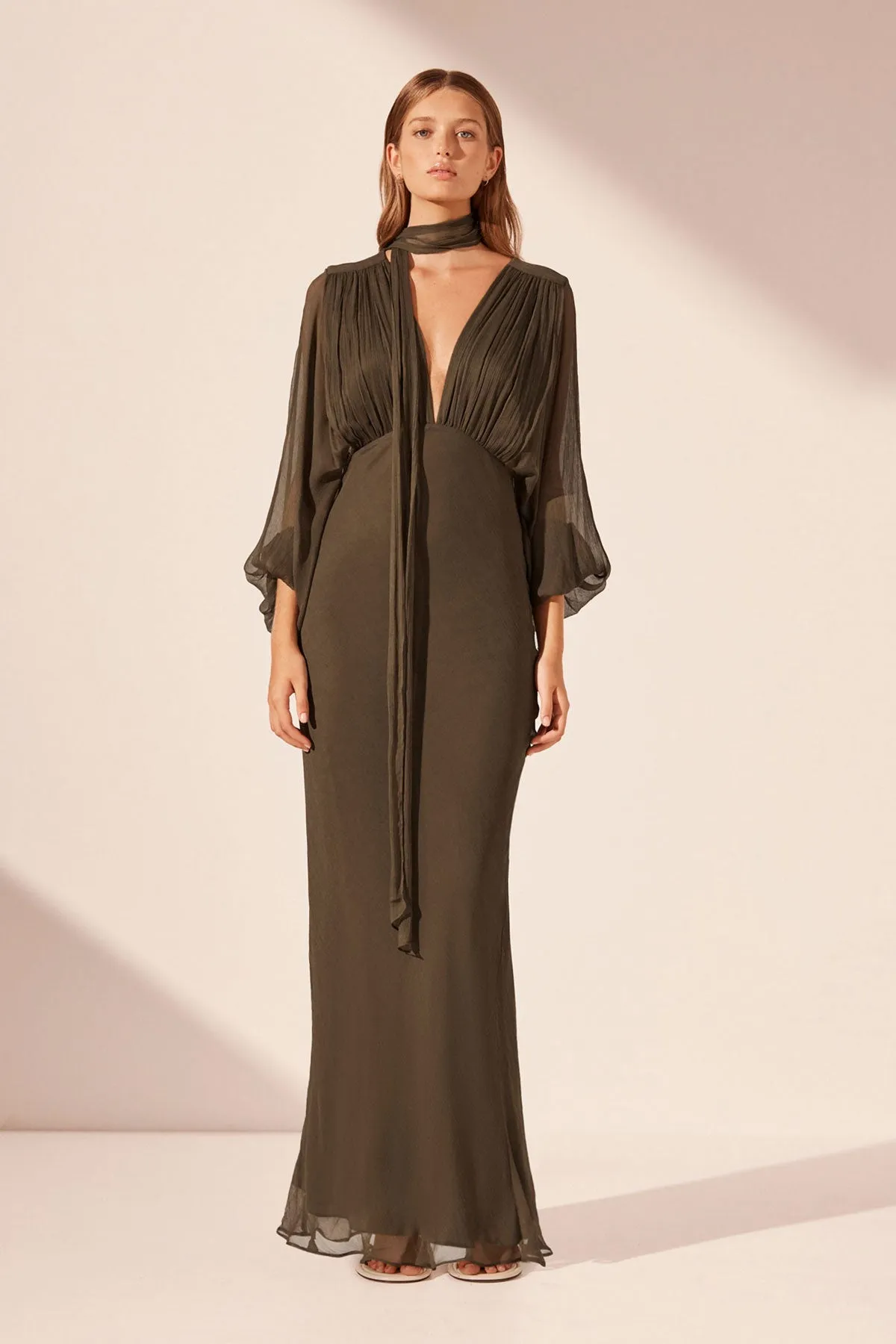 ODEN PLUNGE BALLOON SLEEVE MAXI DRESS - OLIVE | Parallel